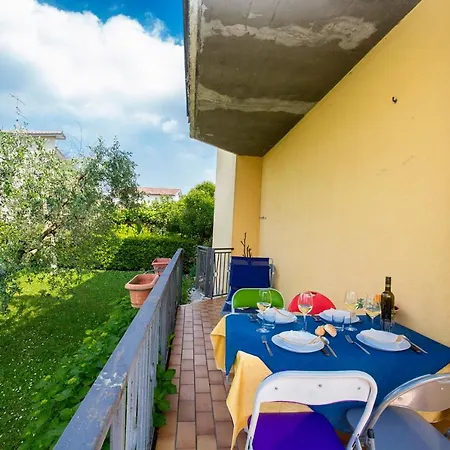 Lizzara-vecchia Sleeps 4