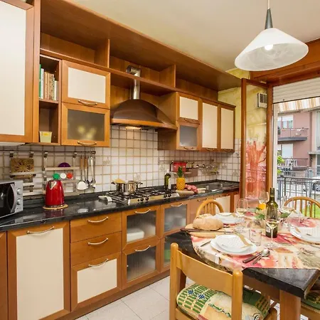 Lizzara-vecchia Sleeps 4